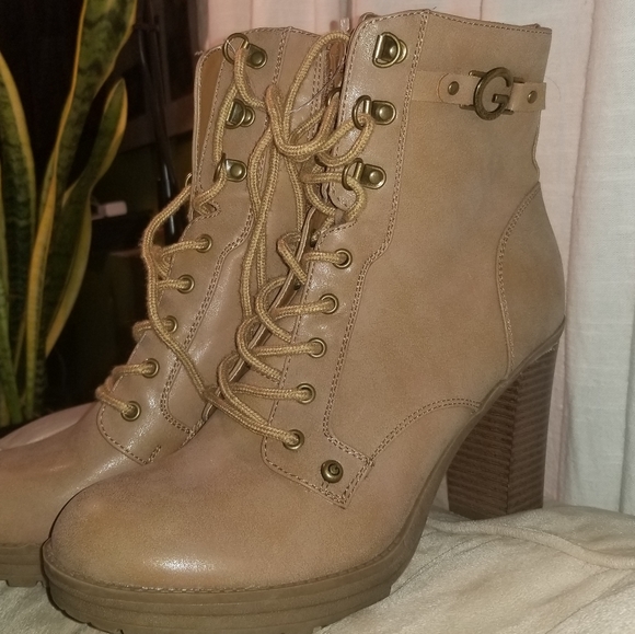 Guess Tan Lace Up Zip Up Light Brown Boots - Picture 2 of 16
